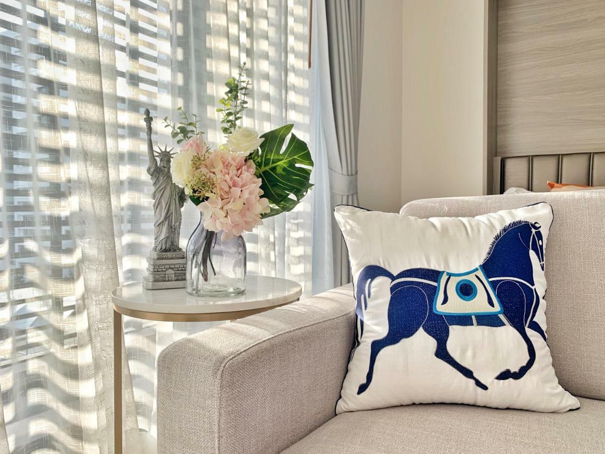 Sukhumvit Asok Modern Suite Бангкок Екстер'єр фото